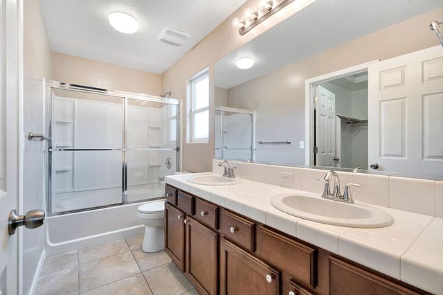 5904 E Fillmore Avenue, Fresno, CA 93727