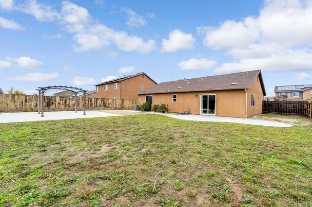 5904 E Fillmore Avenue, Fresno, CA 93727