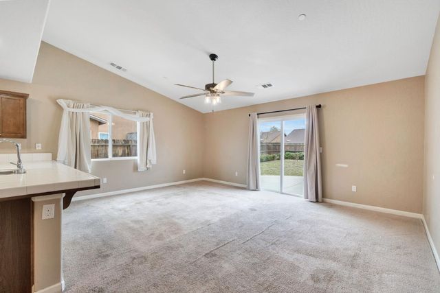 5904 E Fillmore Avenue, Fresno, CA 93727