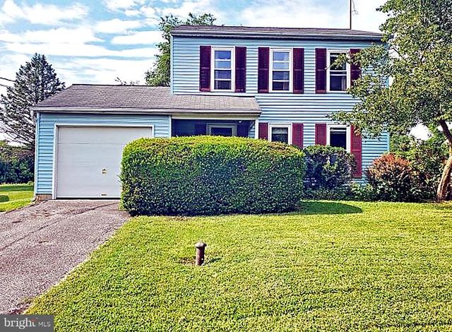 914 W FAIRWAY DR, Lancaster, PA 17603