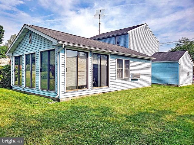 914 W FAIRWAY DR, Lancaster, PA 17603