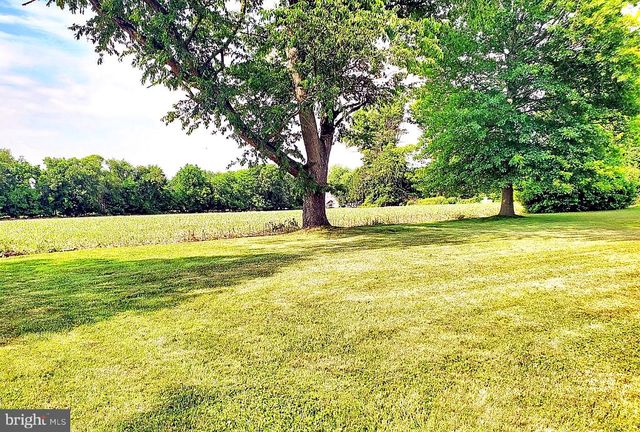 914 W FAIRWAY DR, Lancaster, PA 17603