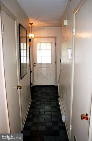 914 W FAIRWAY DR, Lancaster, PA 17603