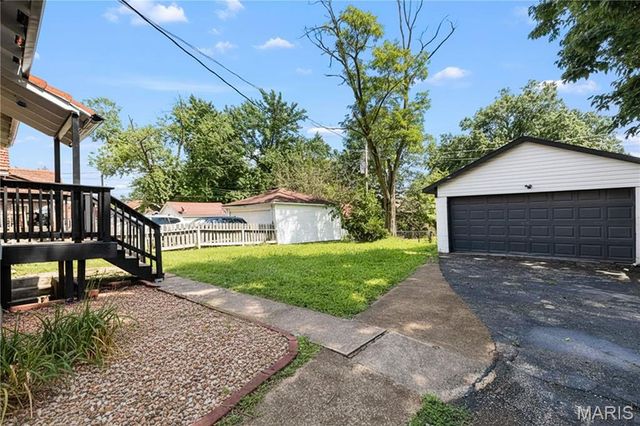 7618 Springdale Drive, St Louis, MO 63121