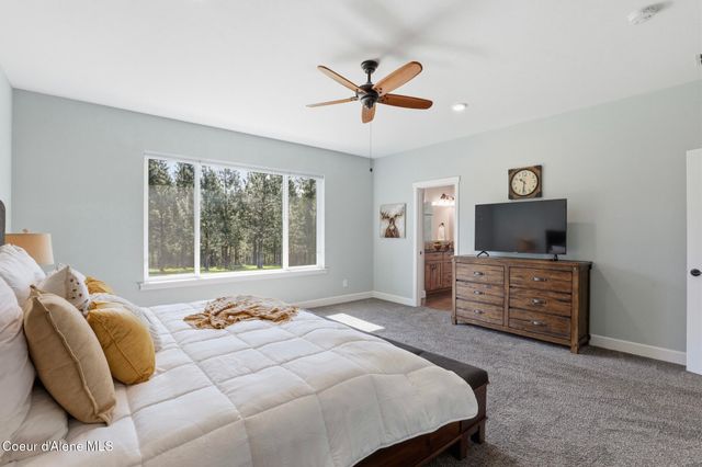 8802 W BENTON WAY, Coeur D'alene, ID 83814