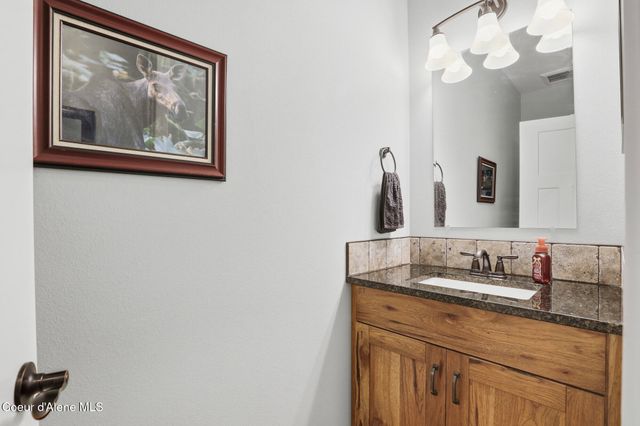 8802 W BENTON WAY, Coeur D'alene, ID 83814
