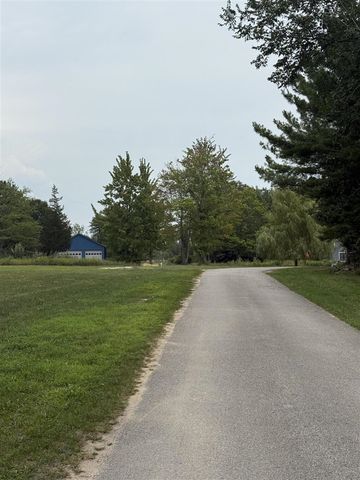 7218 Wells Street, South Haven, MI 49090