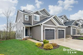 2313 Watertown Way Ne 22, City Of Grand Rapids, MI 49505