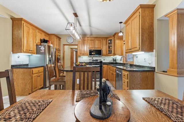 14809 White Oak Drive, Burnsville, MN 55337