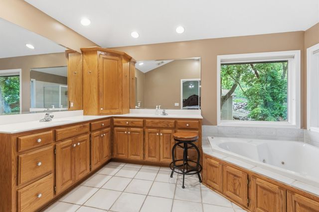 14809 White Oak Drive, Burnsville, MN 55337