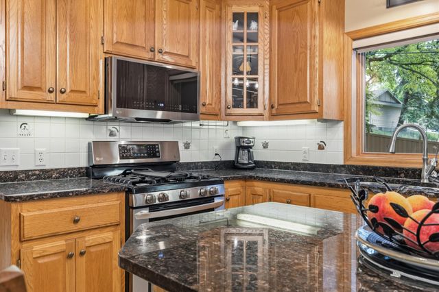 14809 White Oak Drive, Burnsville, MN 55337