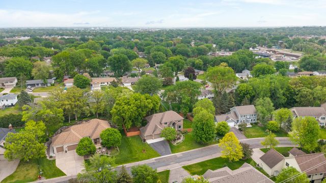 14809 White Oak Drive, Burnsville, MN 55337