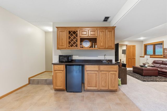 14809 White Oak Drive, Burnsville, MN 55337
