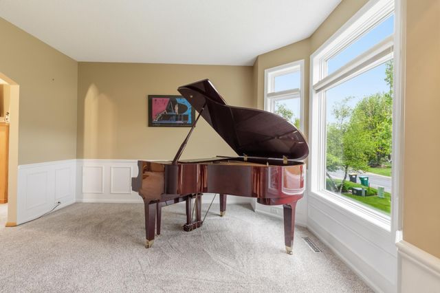 14809 White Oak Drive, Burnsville, MN 55337
