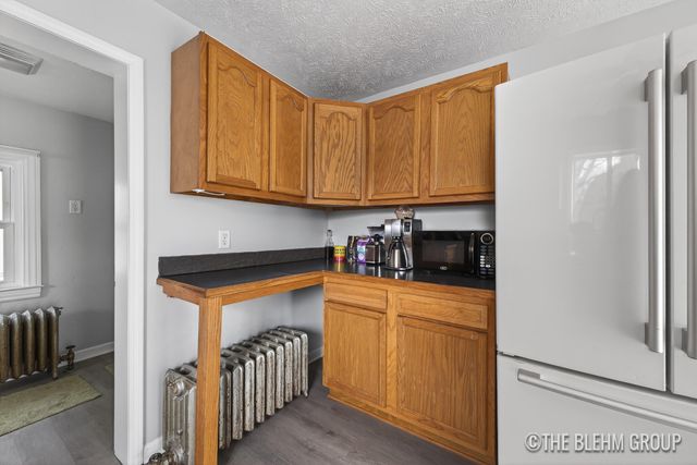 727 Emerald Avenue NE, Grand Rapids, MI 49503