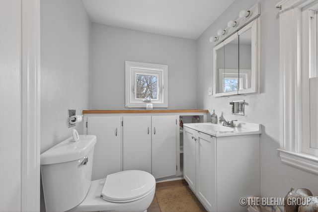 727 Emerald Avenue NE, Grand Rapids, MI 49503