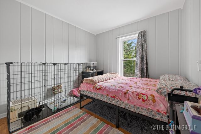 727 Emerald Avenue NE, Grand Rapids, MI 49503