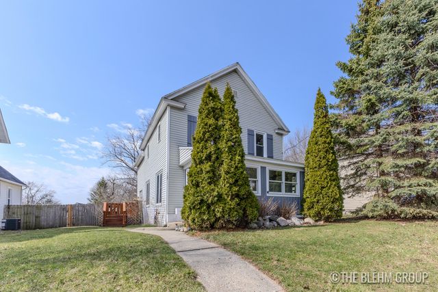 727 Emerald Avenue NE, Grand Rapids, MI 49503