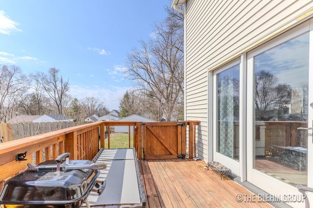 727 Emerald Avenue NE, Grand Rapids, MI 49503