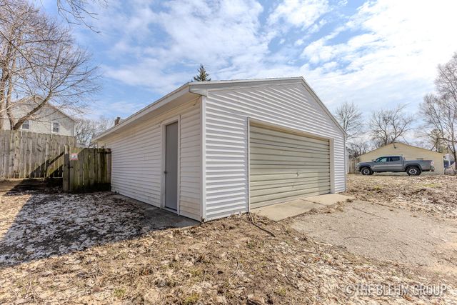 727 Emerald Avenue NE, Grand Rapids, MI 49503