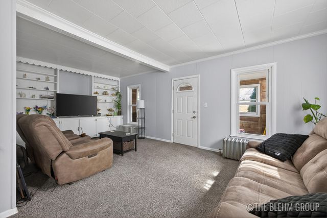 727 Emerald Avenue NE, Grand Rapids, MI 49503