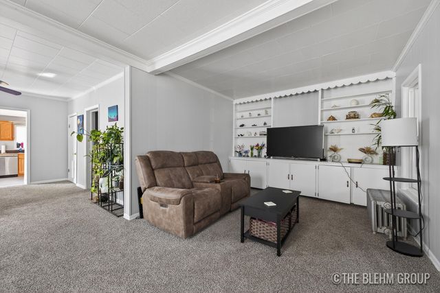 727 Emerald Avenue NE, Grand Rapids, MI 49503