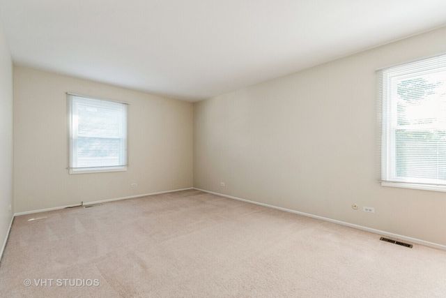 920 Chaucer Way, Buffalo Grove, IL 60089