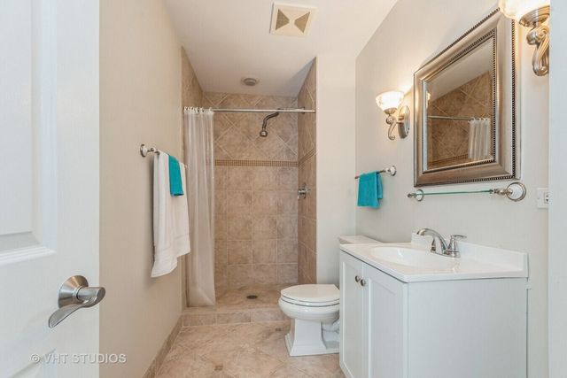 920 Chaucer Way, Buffalo Grove, IL 60089