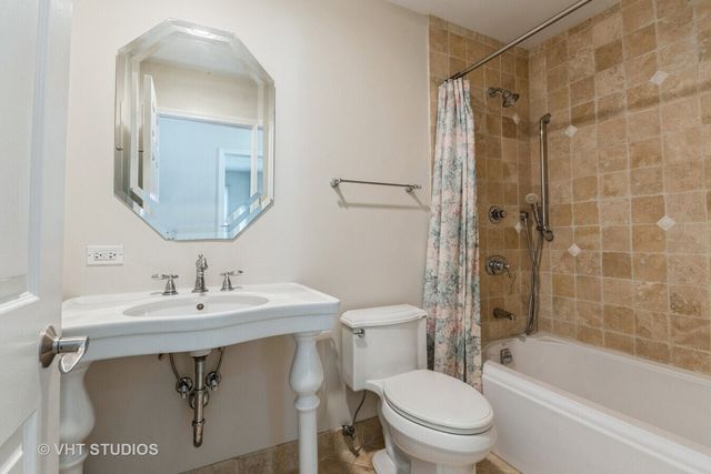 920 Chaucer Way, Buffalo Grove, IL 60089
