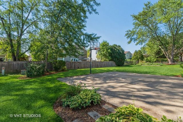 920 Chaucer Way, Buffalo Grove, IL 60089