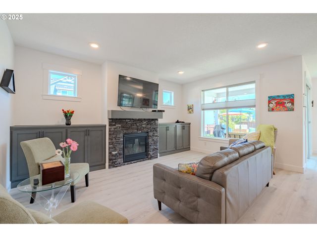 9109 Ne 151ST Ct, Vancouver, WA 98660