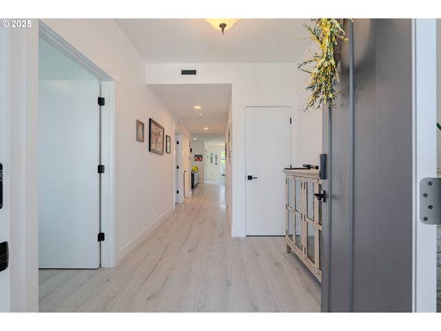 9109 Ne 151ST Ct, Vancouver, WA 98660