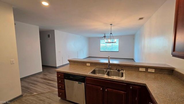 4332 Hillingdon Bnd Apt 206, Chesapeake, VA 23321