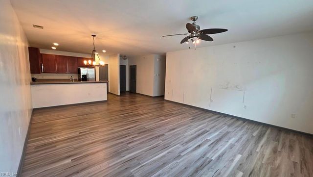 4332 Hillingdon Bnd Apt 206, Chesapeake, VA 23321