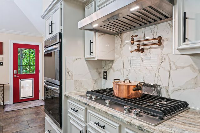 2025 Sandy Coast Circle, League City, TX 77573