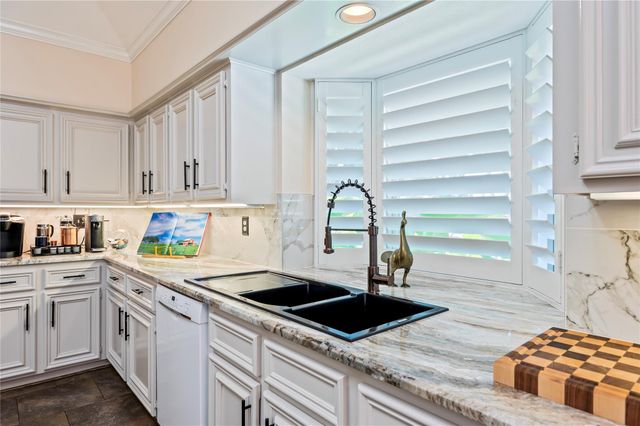 2025 Sandy Coast Circle, League City, TX 77573
