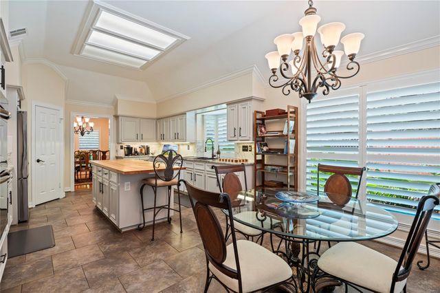 2025 Sandy Coast Circle, League City, TX 77573