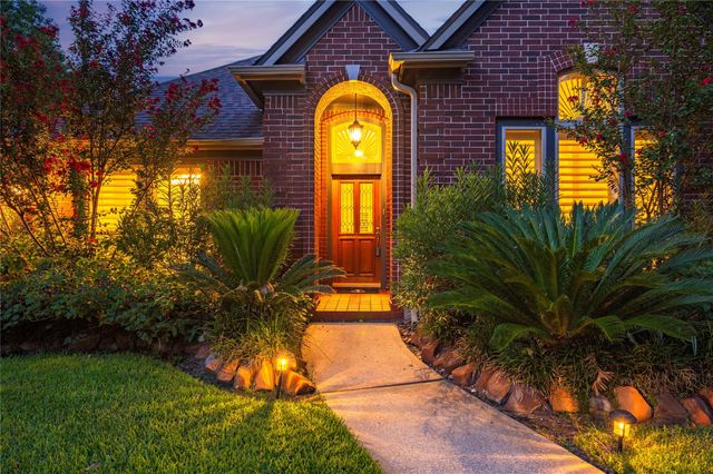 2025 Sandy Coast Circle, League City, TX 77573