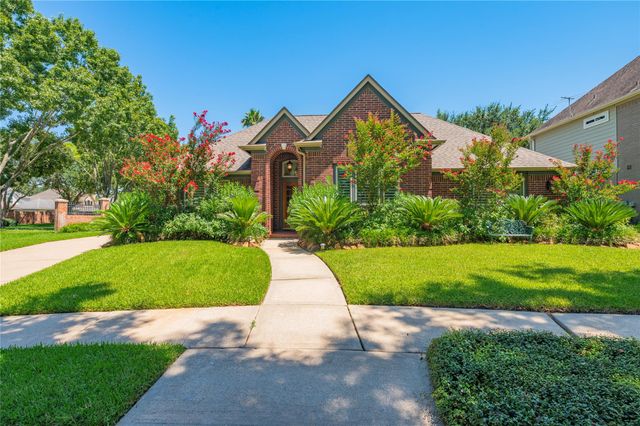 2025 Sandy Coast Circle, League City, TX 77573
