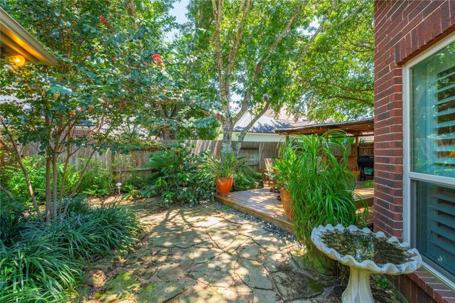 2025 Sandy Coast Circle, League City, TX 77573