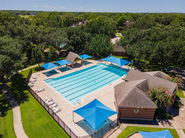 2025 Sandy Coast Circle, League City, TX 77573