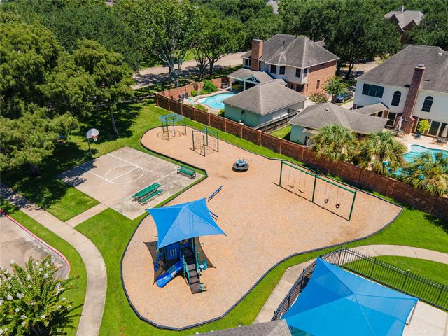 2025 Sandy Coast Circle, League City, TX 77573