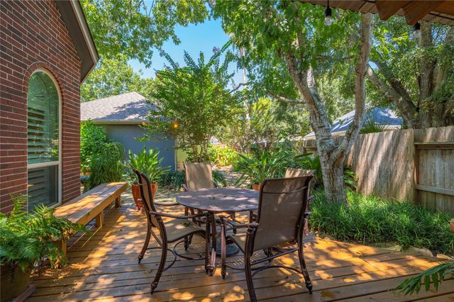 2025 Sandy Coast Circle, League City, TX 77573