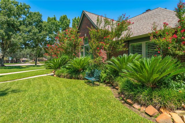 2025 Sandy Coast Circle, League City, TX 77573