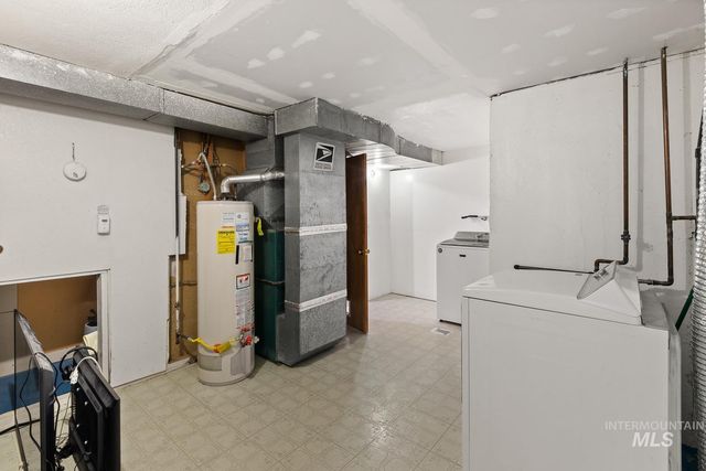 3861 N Sheringham Dr, Boise, ID 83704