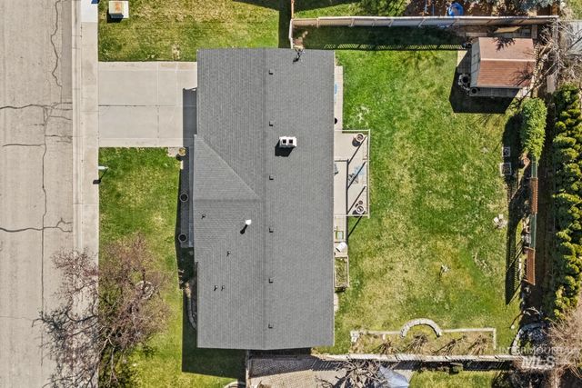 3861 N Sheringham Dr, Boise, ID 83704