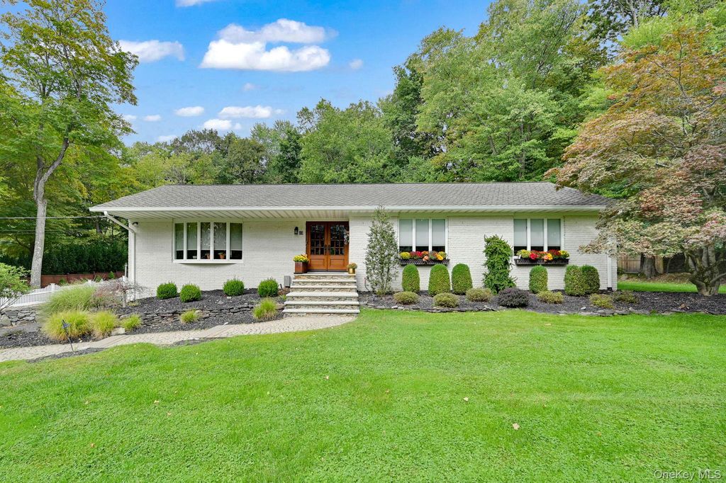 15 Ramapo Lane, Chestnut Ridge, NY 10952 — exterior