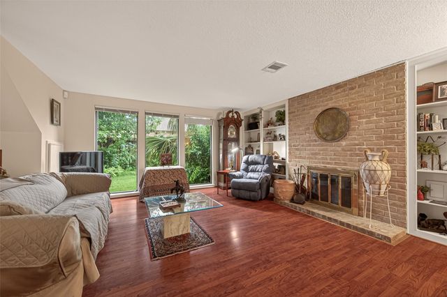 11614 Cedar Creek Drive, Houston, TX 77077