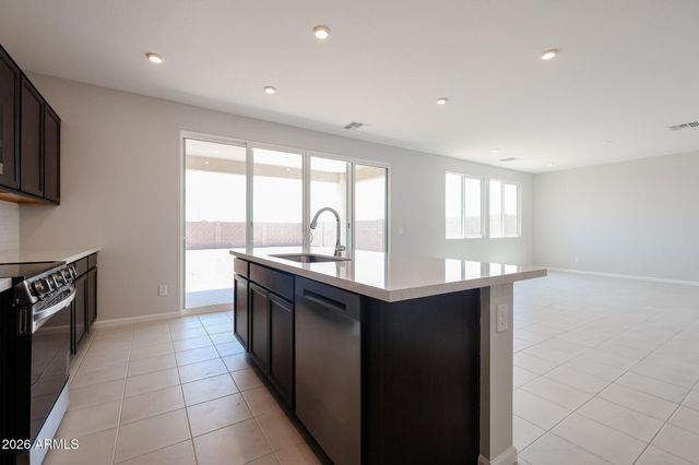 18266 W SAND HILLS Drive, Surprise, AZ 85387