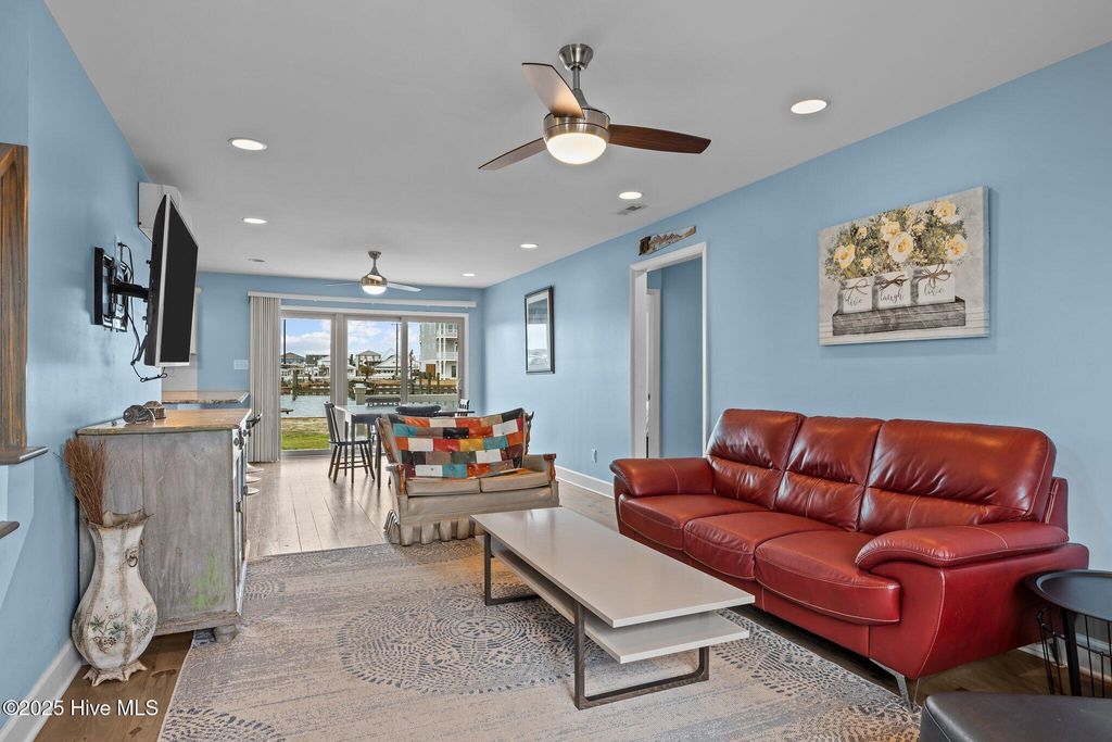 Image 12 of property listing at 247 Bayview Boulevard, Atlantic Beach, NC 28512